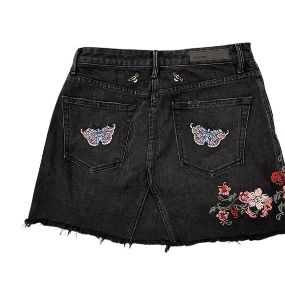 Grlfrnd Denim Mini Skirt Floral Embroidered Raw Hem‎ 
Size 27 country Field - Picture 7 of 11